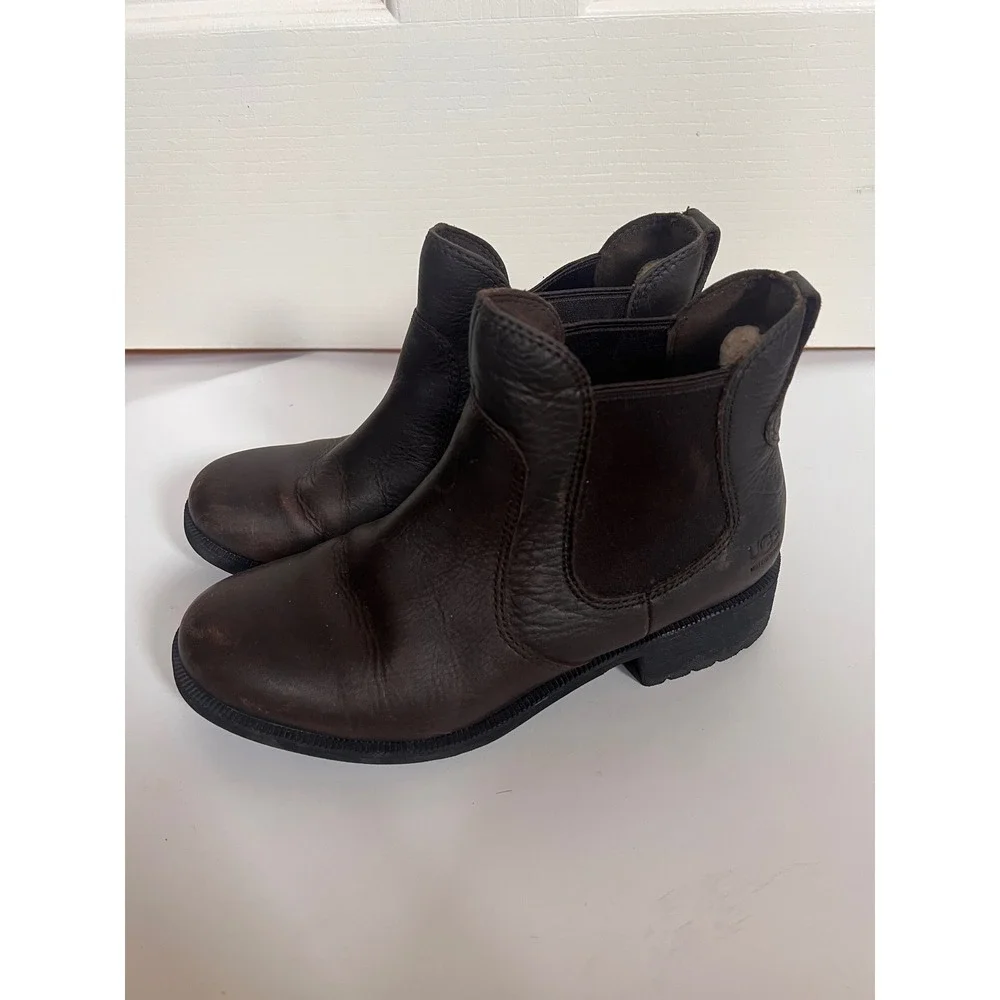 UGG Harrison Chelsea Boots Dark Brown Waterproof Leather Ankle 1110129 Mens 8